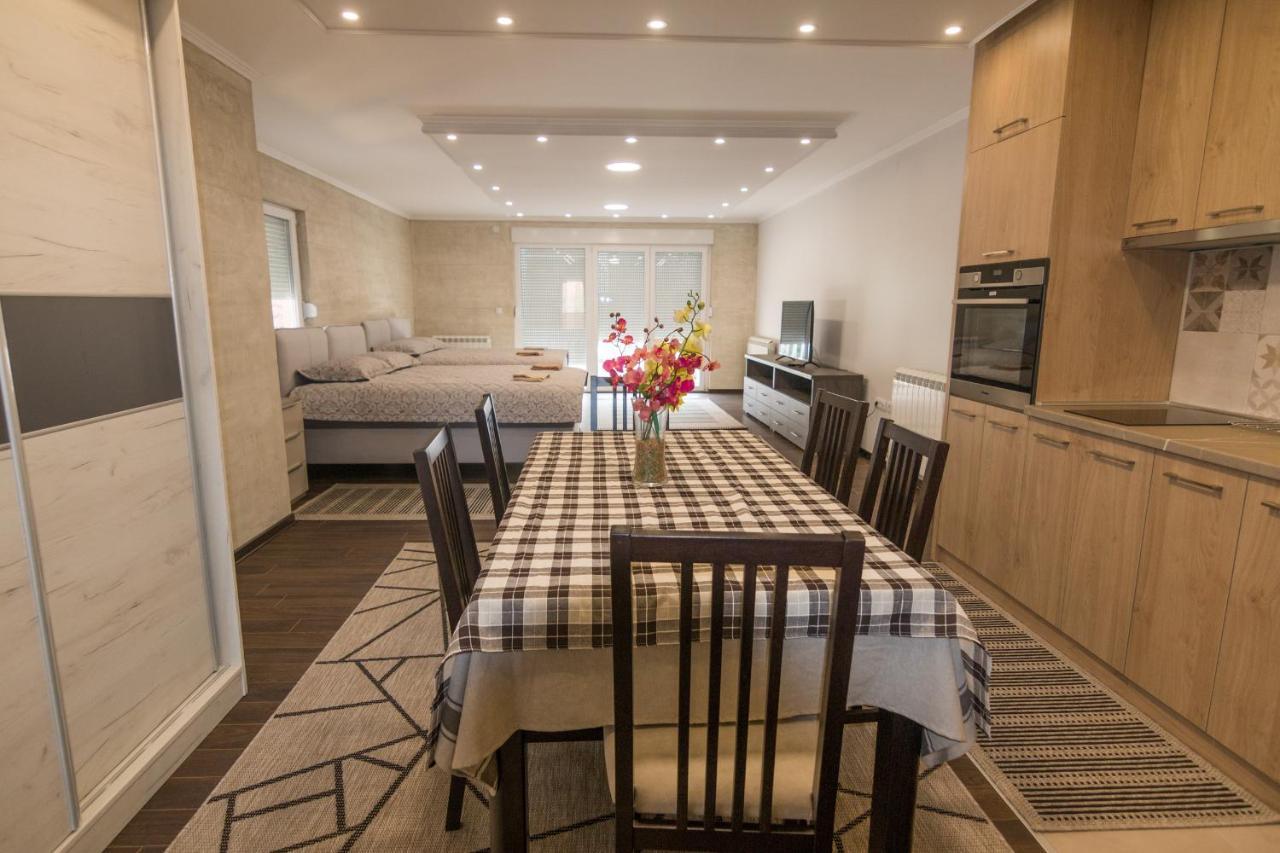 Apartment Lili 巴伊纳巴什塔 外观 照片
